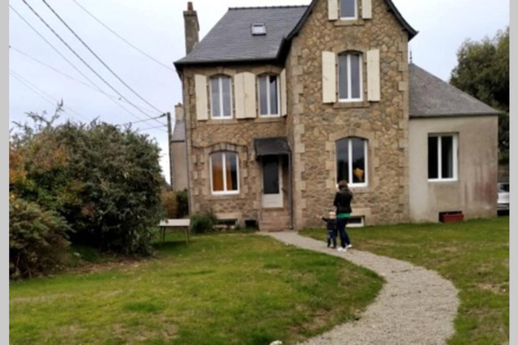 Kermaravel, Le Petit Manoir En Bord De Mer. Saint-Pol-de-Léon Exteriör bild