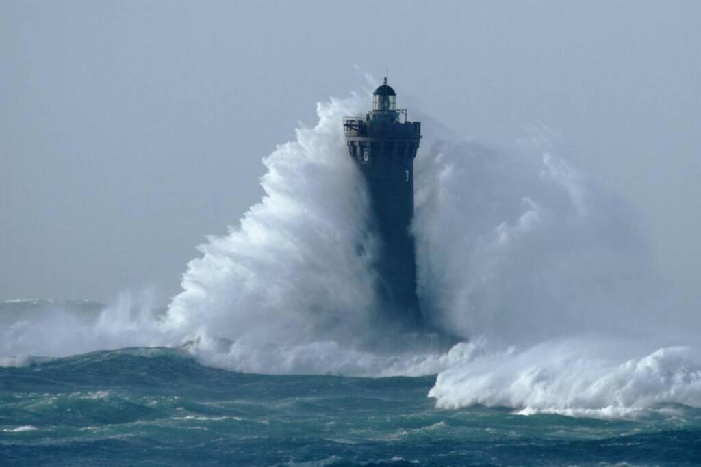 Kermaravel, Le Petit Manoir En Bord De Mer. Saint-Pol-de-Léon Exteriör bild
